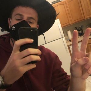 Meet your Posher, Riley